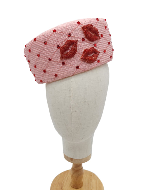 Kiss Kiss Pillbox